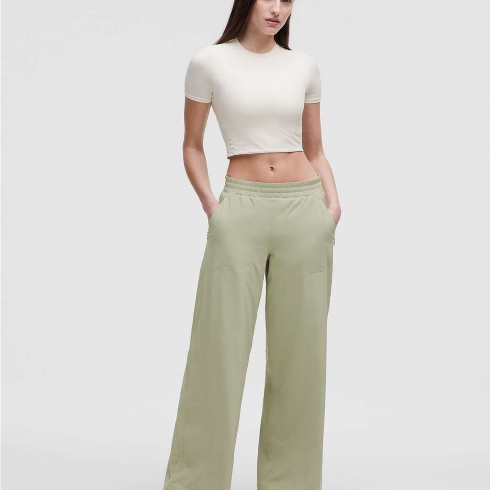 Lululemon Swift Mid-Rise Wide-Leg Pant